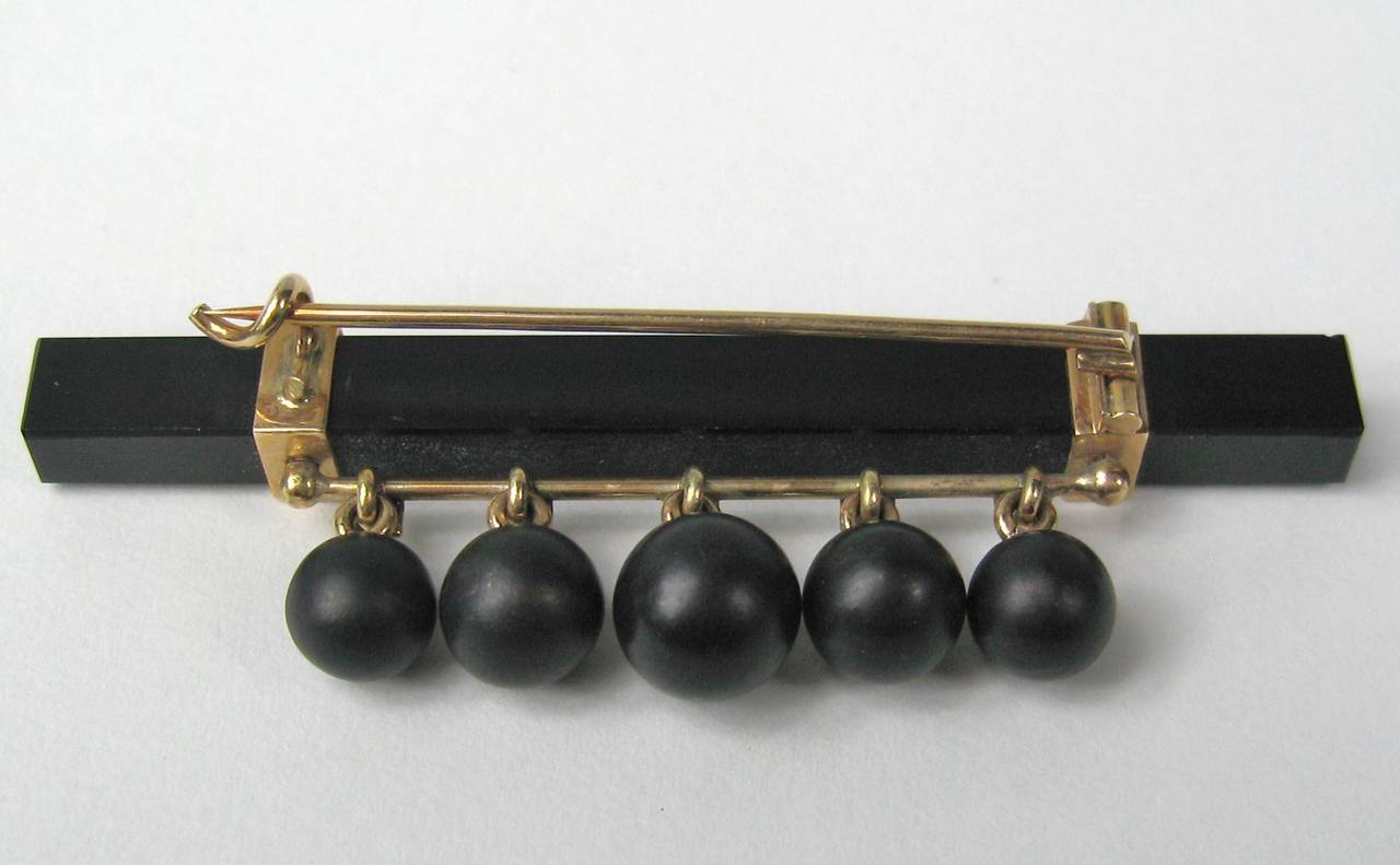 1860er Jahre 14K Gold viktorianische Whitby Jet Brosche Bar Pin MCNY Damen im Angebot