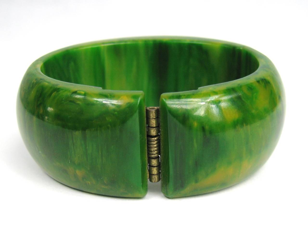 Vintage 1930s Green Bakelite Catalin Clamper Watch Bracelet In Excellent Condition In Wallkill, NY