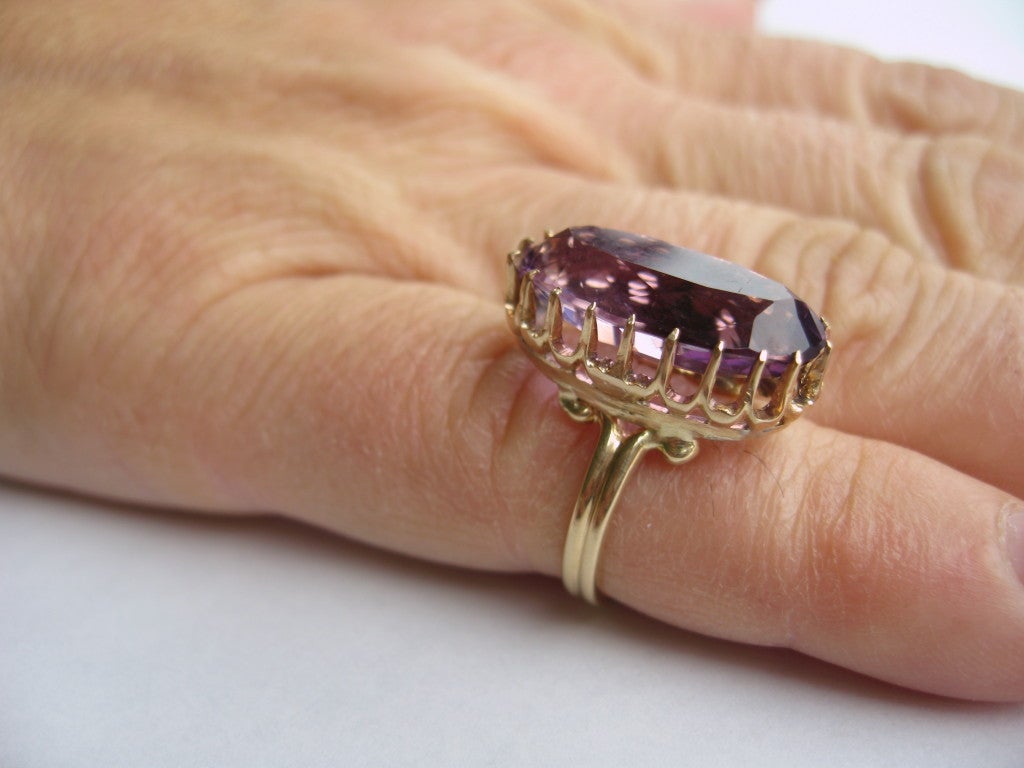 Antique 14kt Gold Oval 7.5 Carat Amethyst Basket Claw Set For Sale 2