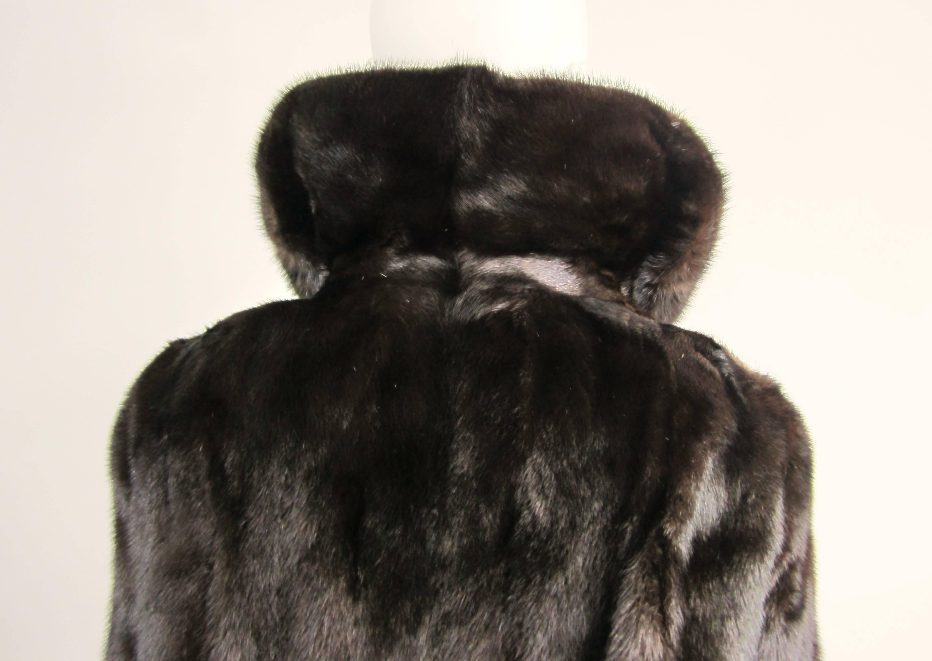 Dark Ranch Mink fur Jacket By M Blaustein Vintage 1960s  In Excellent Condition For Sale In Wallkill, NY
