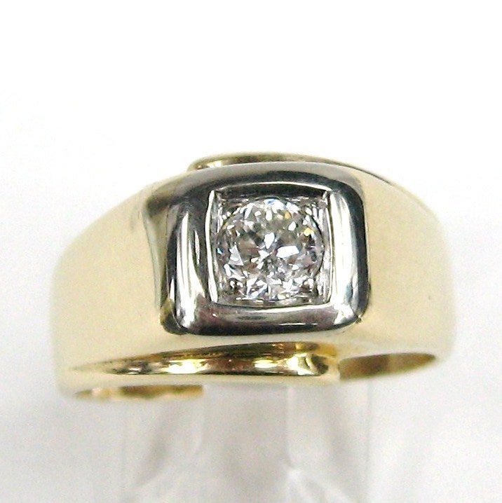 14K Gelbgold Diamantring, Weißgold Umgebender Diamant *Schliff 1 Brillantschliff Diamant *Karat .40 *Klarheit SI-2 *Farbe H/I.  Die Größe 7,5 kann von uns oder Ihrem Juwelier angepasst werden. Die Bewertung erfolgt mit Ring. Dies ist aus unserer