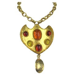 Collana con scudo in vetro gripoix di Dominique Aurientis del 1980 Nuova, mai indossata