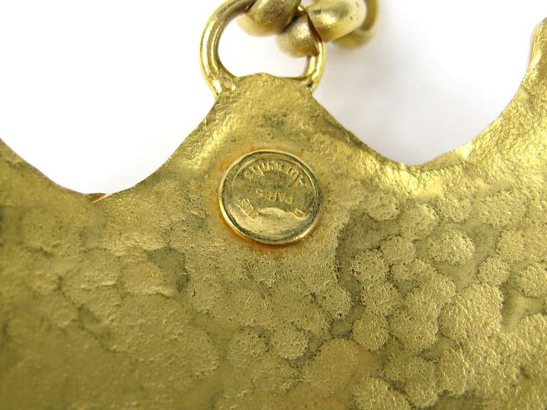 Collana con scudo in vetro gripoix di Dominique Aurientis del 1980 Nuova, mai indossata in vendita 2