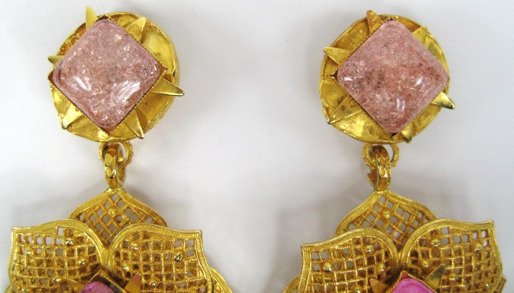 1990s Philippe ferrandis Pink Gripoix Glass Dangle Earrings New Never worn  In New Condition For Sale In Wallkill, NY