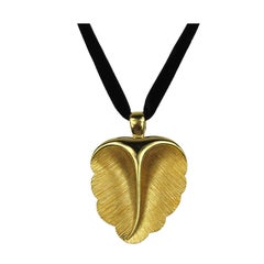 1980s Escada Gold Leaf Necklace, New never Worn