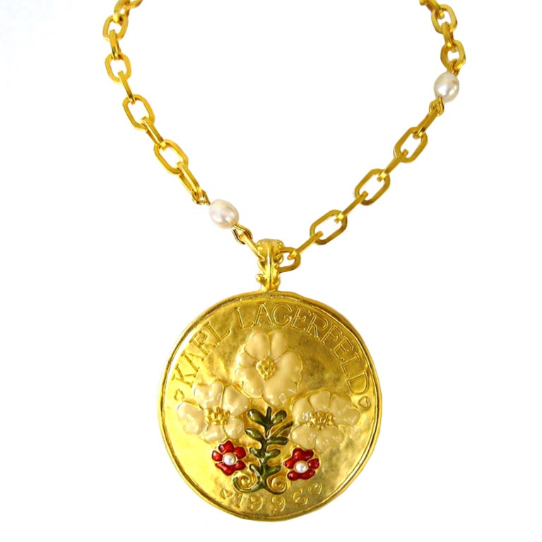 1990's Karl Lagerfeld Enamel Floral Disc Pendant Necklace New Never Worn  For Sale