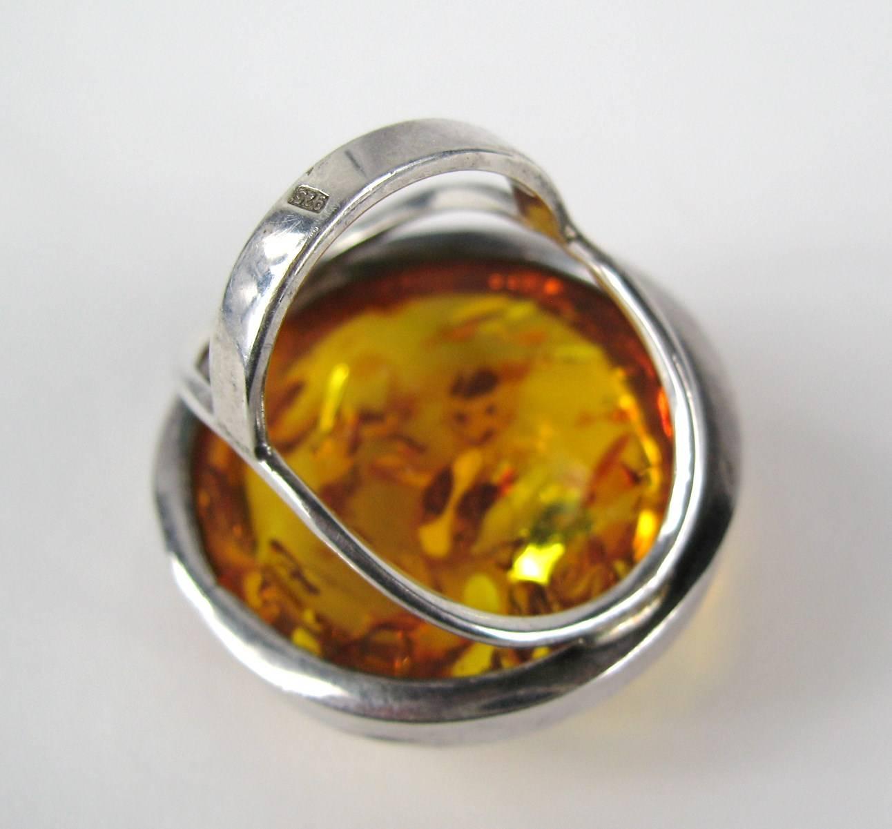 Oversized Round Baltic Amber Sterling Silver Ring  In Excellent Condition For Sale In Wallkill, NY