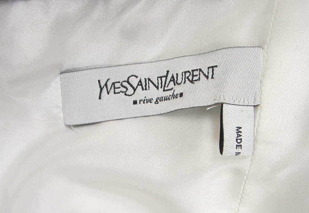 Yves Saint Laurent YSL Trägerloses kleines schwarzes Kleid aus Kaschmir 1990er Jahre Spinnenwebe im Angebot 3