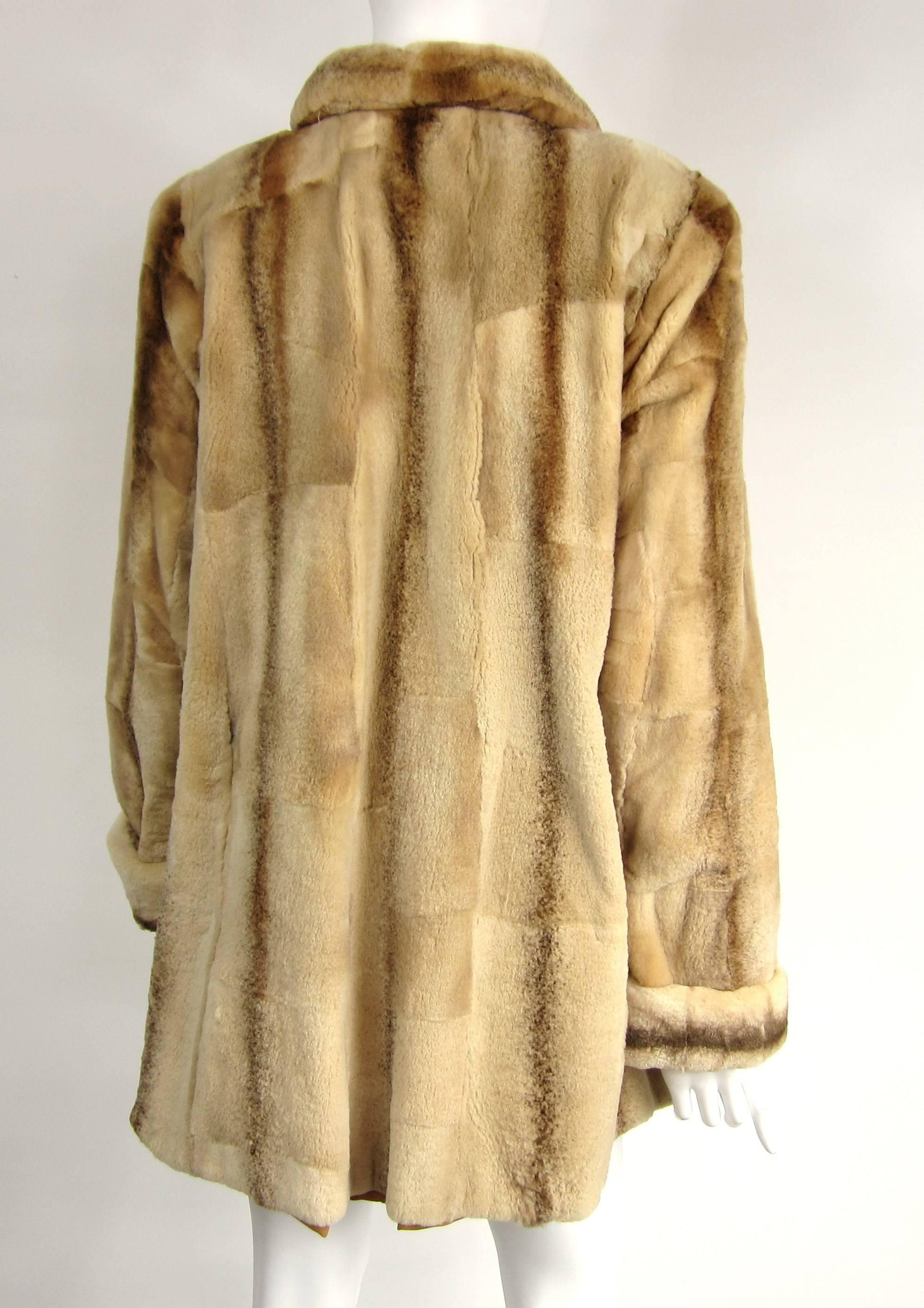 Kurzer Jackenmantel aus geschorenem Pelz und Nerz im Vintage-Stil „shearing-Look“ im Angebot 1