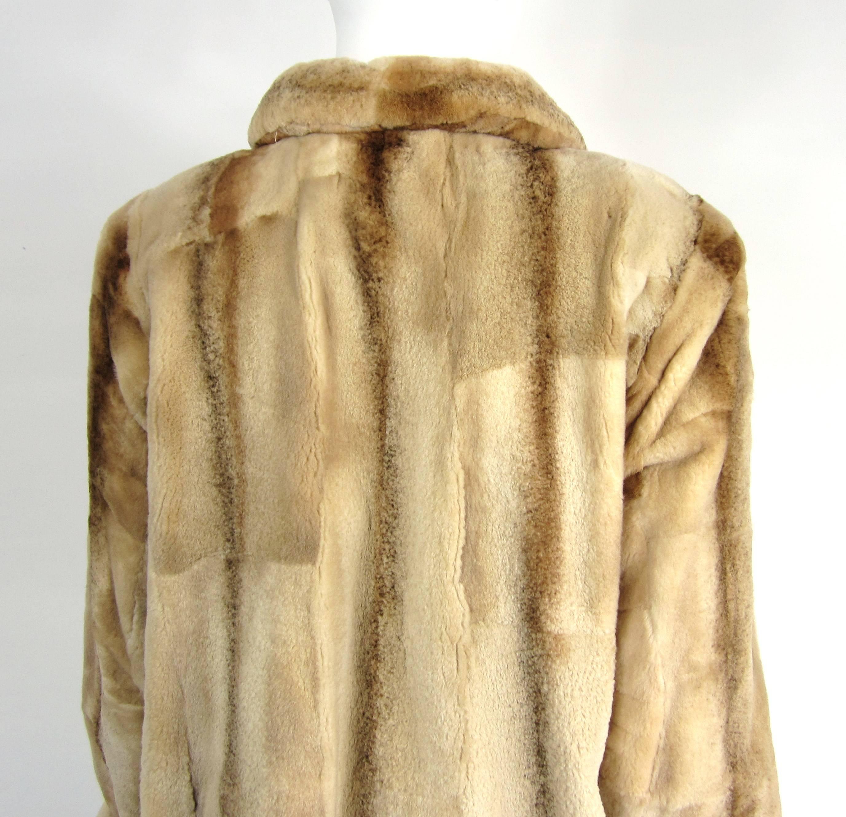 Kurzer Jackenmantel aus geschorenem Pelz und Nerz im Vintage-Stil „shearing-Look“ im Angebot 2