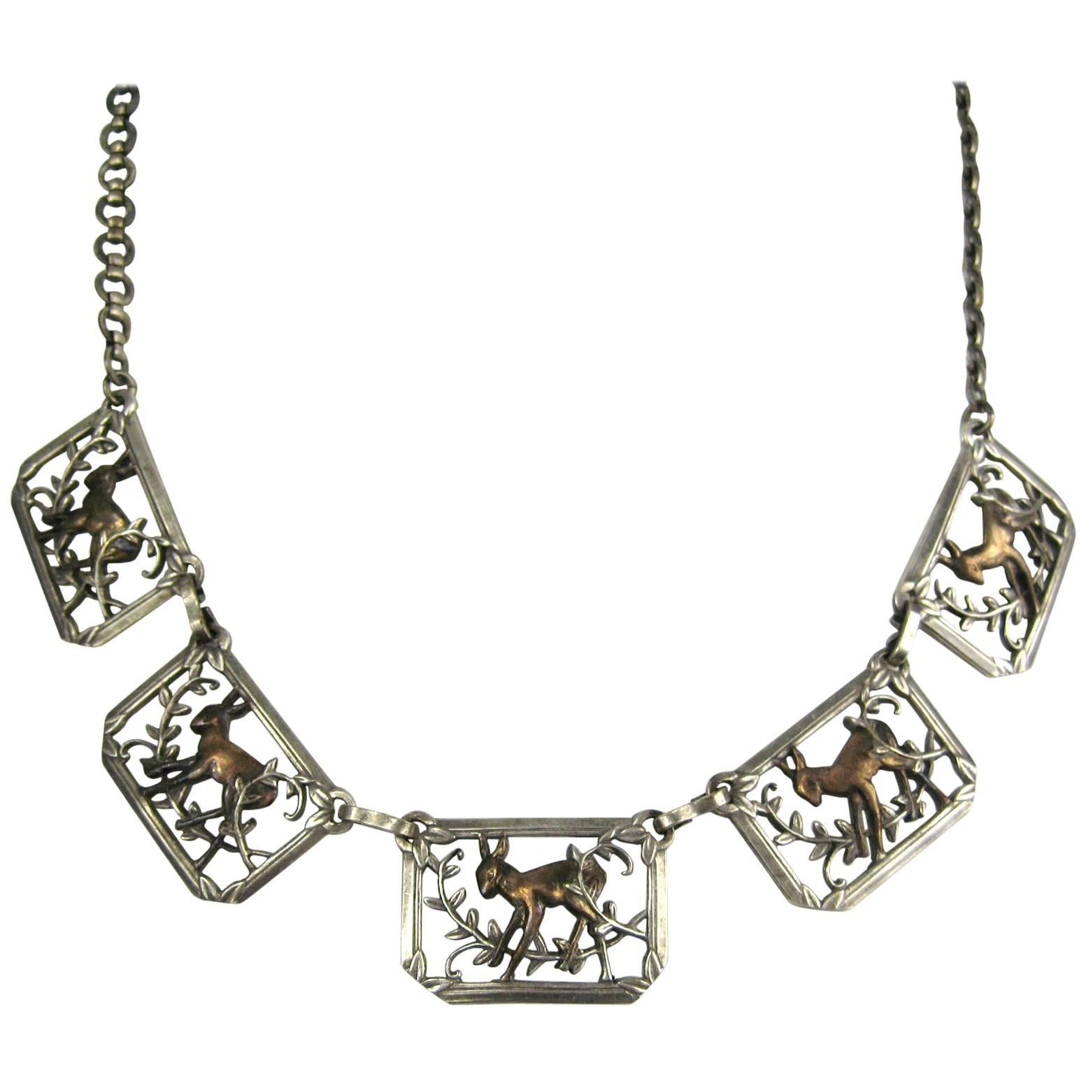 VIntage Halskette aus Sterlingsilber mit 3-D-Paneel und Hirschblumen  im Angebot