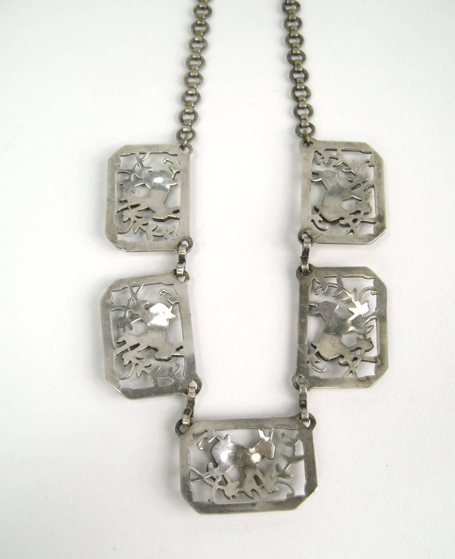 VIntage Sterling Silver 3-D Panel Deer Floral Necklace  In Good Condition For Sale In Wallkill, NY