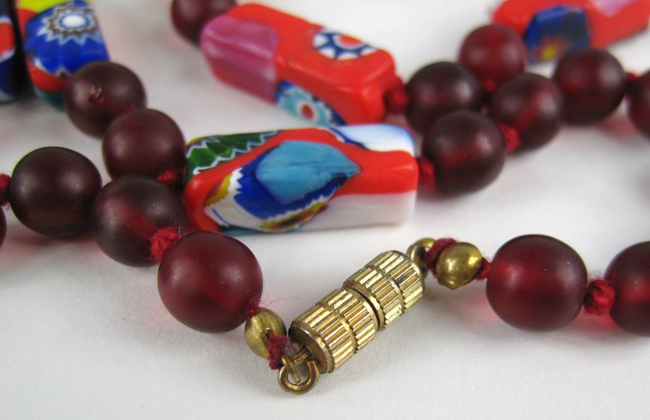 Venezianische Millefiori-Perlenkette mit roten Perlen im Zustand „Gut“ im Angebot in Wallkill, NY
