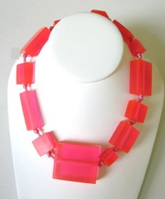 Collana a blocchi di Ugo Correani rosa neon Nuova mai indossata anni '80