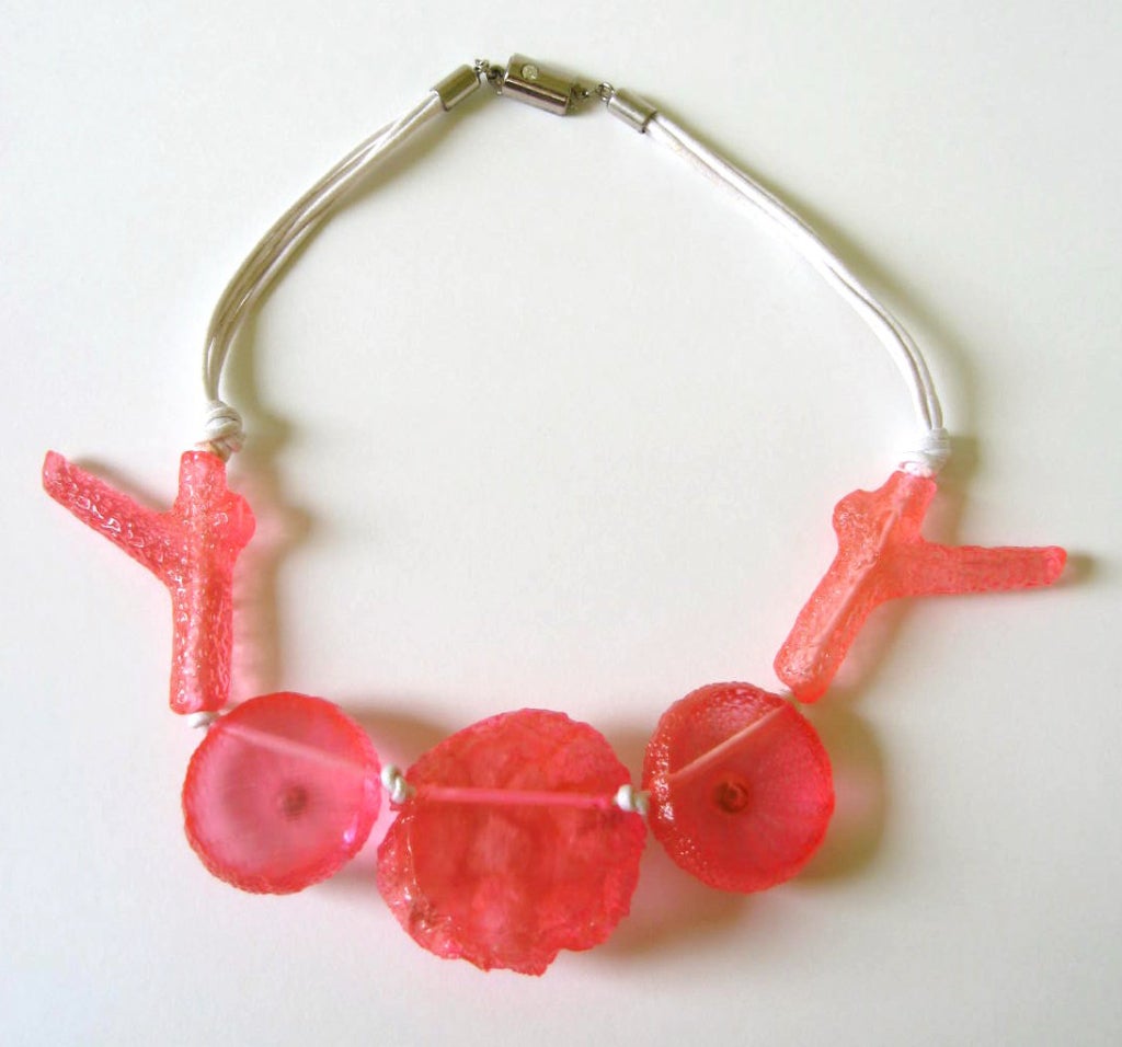 Women's Ugo CORREANI ITALY Resin Sea Coral Necklace New Never worn 1980s For Sale