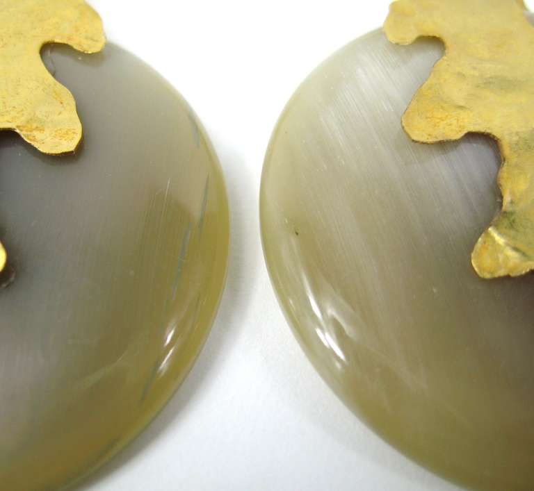 Dominique Aurientis Gold vergoldete Ohrringe mit Ohrgehänge. Maßnahmen 3,25 in lang x 1,75 im Durchmesser auf dem baumeln. Die französische Schmuckdesignerin hat einen großen internationalen Kundenstamm und ist in der ganzen Welt für ihre