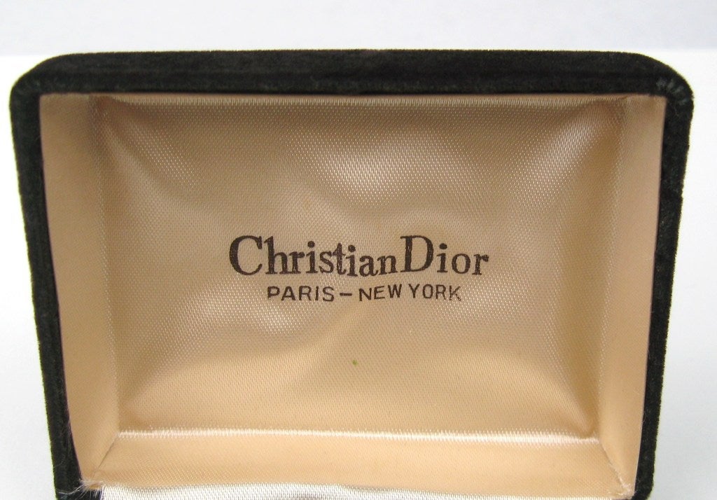 Christian Dior Boutons de manchette pour hommes dans sa boîte d'origine  Excellent état - En vente à Wallkill, NY
