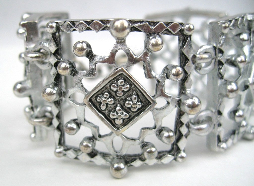 Karl Lagerfeld Silver Studded Link Bracelet 1990s In Excellent Condition For Sale In Wallkill, NY