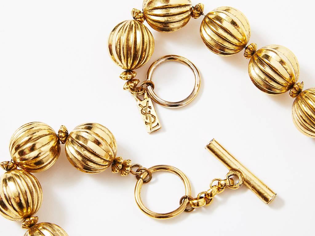 Moderno Collana a cerchio Yves Saint Laurent in vendita