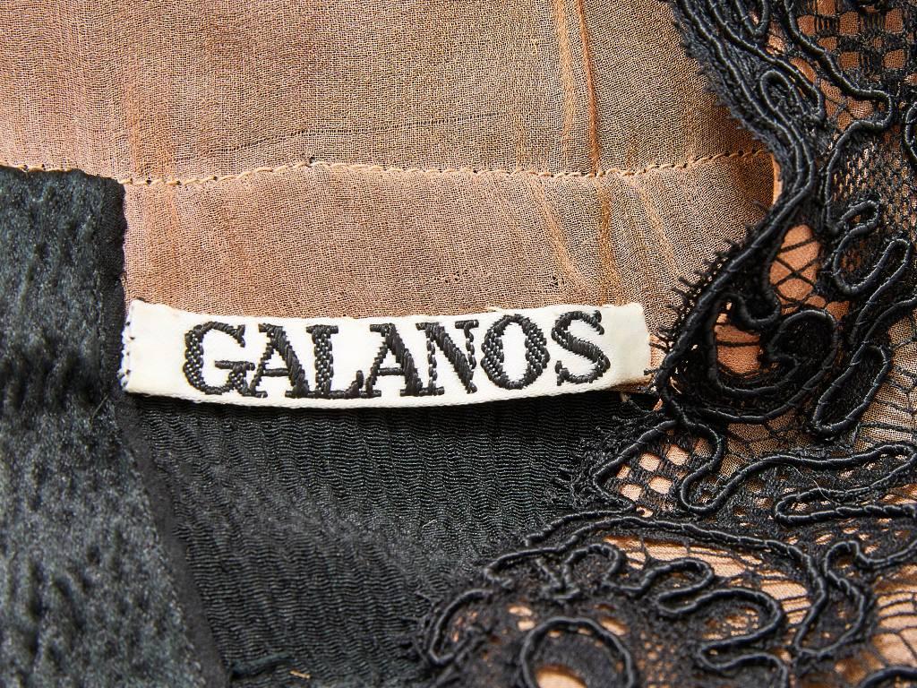 Galanos - Robe en mousseline de soie et dentelle à dos ouvert en vente 1