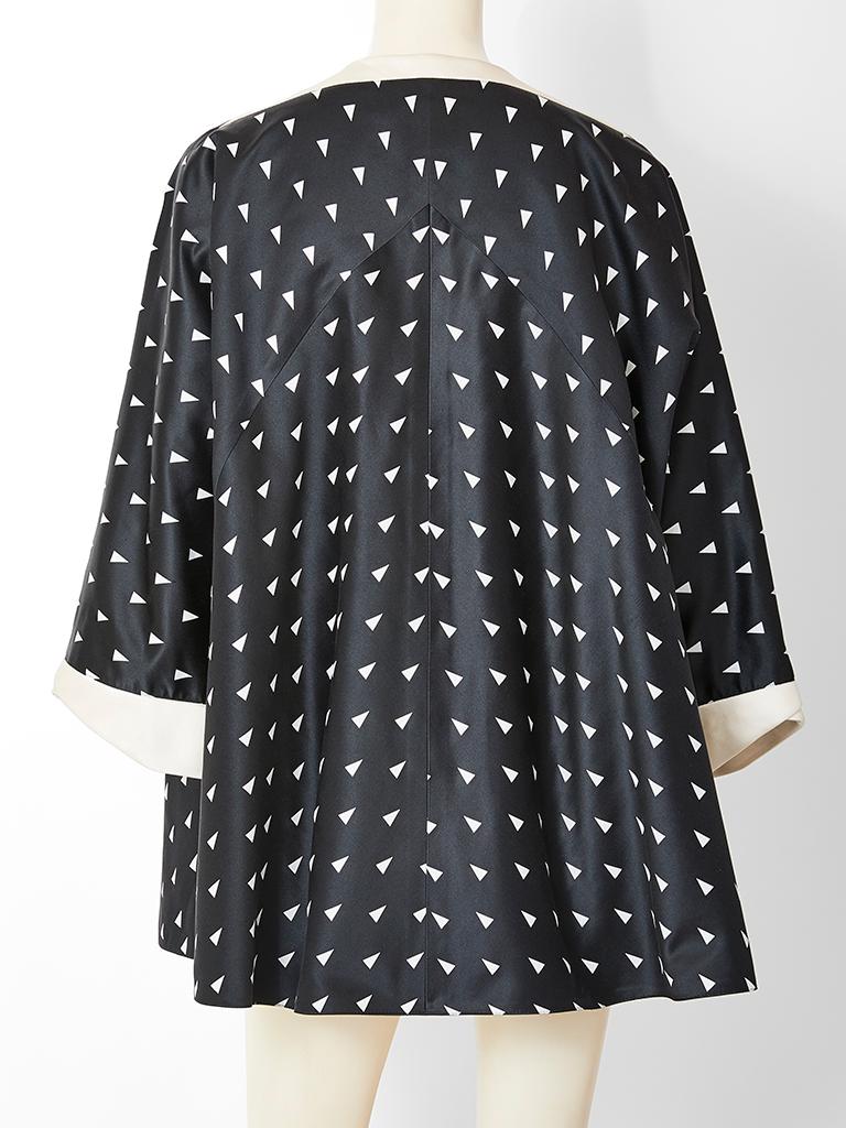 Geoffrey Beene Geometric Pattern Satin Evening Coat In Excellent Condition In New York, NY