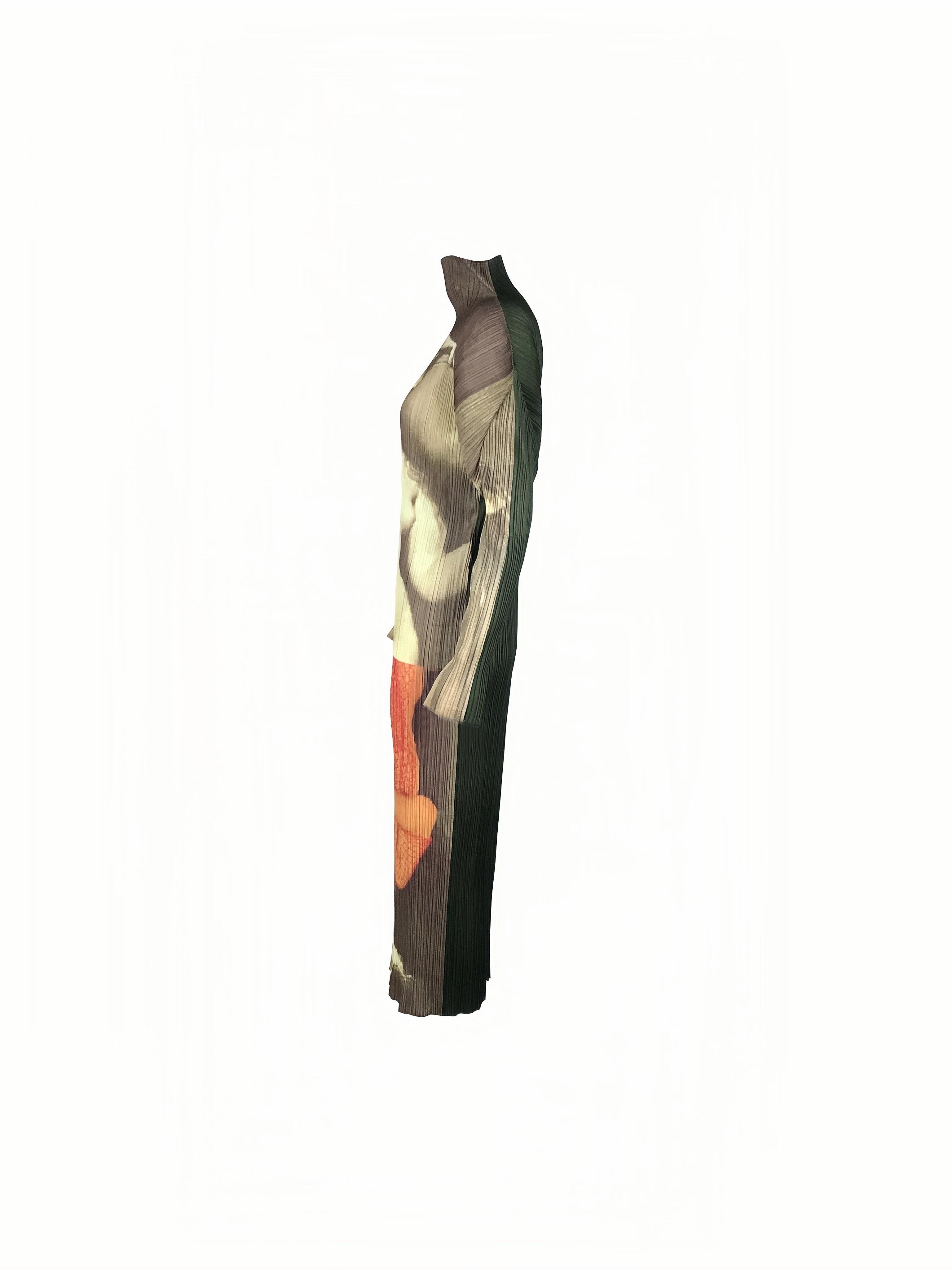 Issey Miyake Guest Artist Series No. 1 1996 Yasumasa Morimura Robe Pour femmes en vente