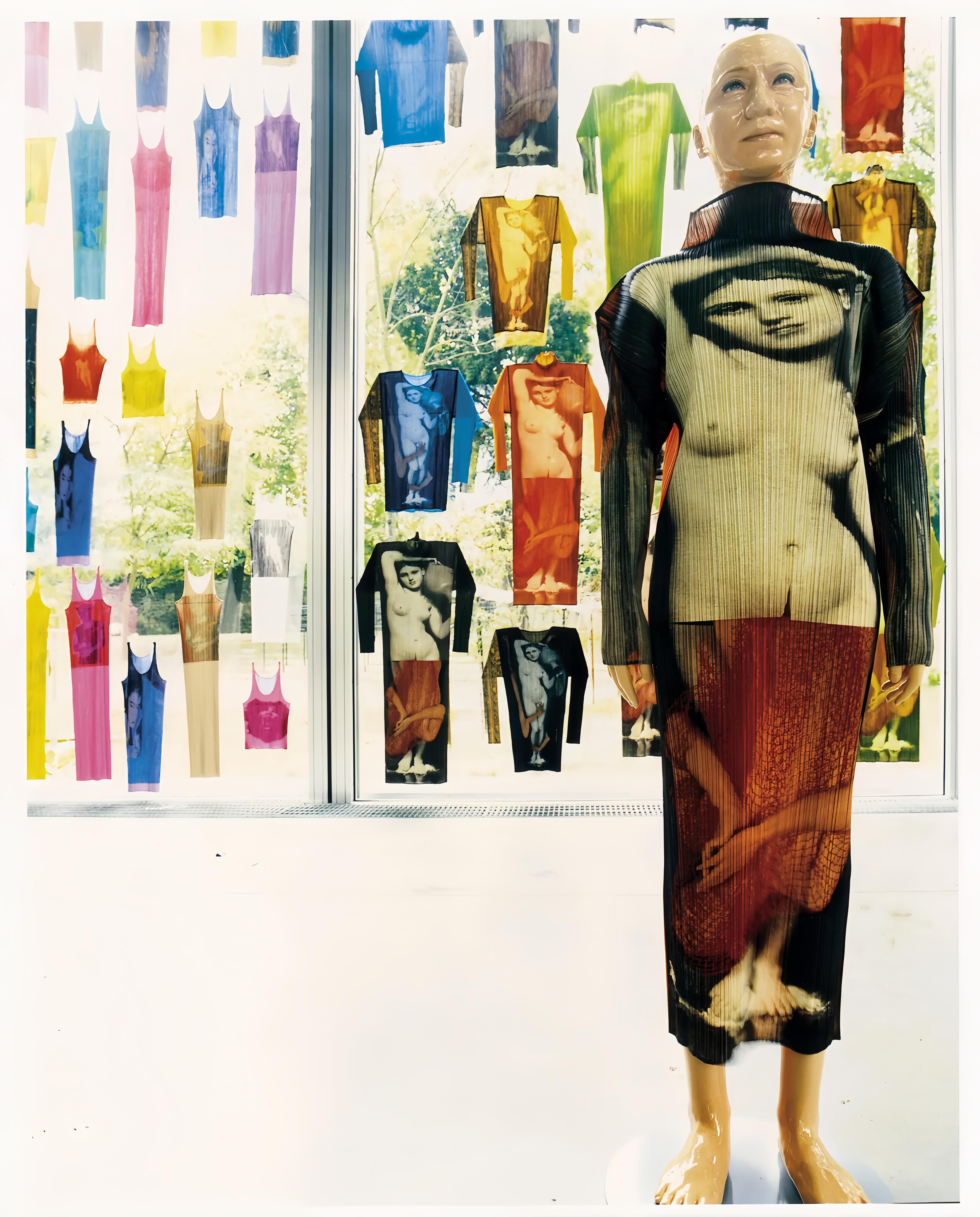 Issey Miyake Guest Artist Series No. 1 1996 Yasumasa Morimura Robe en vente 6