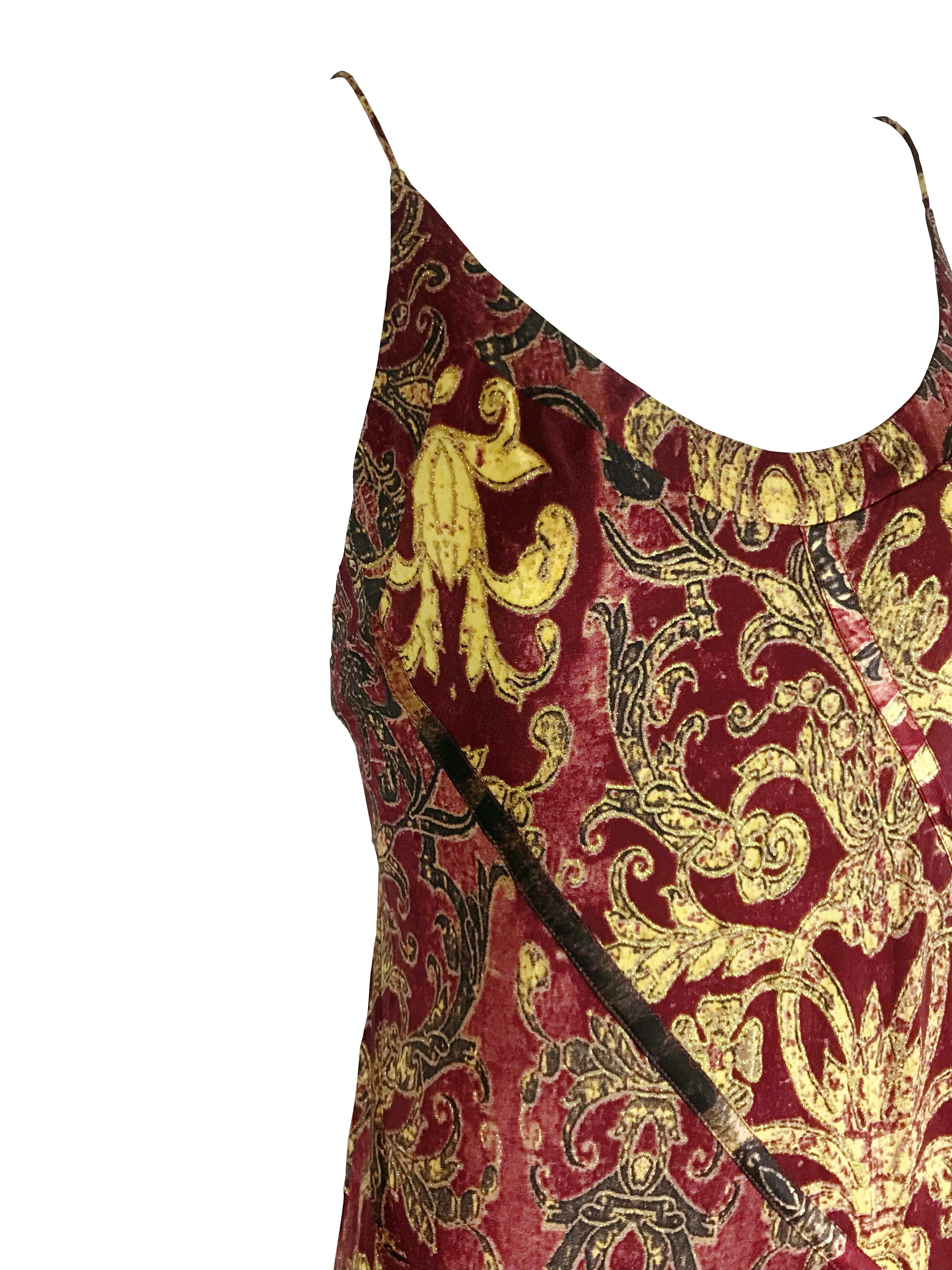 ROBERTO CAVALLI F/W 2004 Burgunder Barock besticktes Maxikleid Neu Mit Tags im Angebot 2