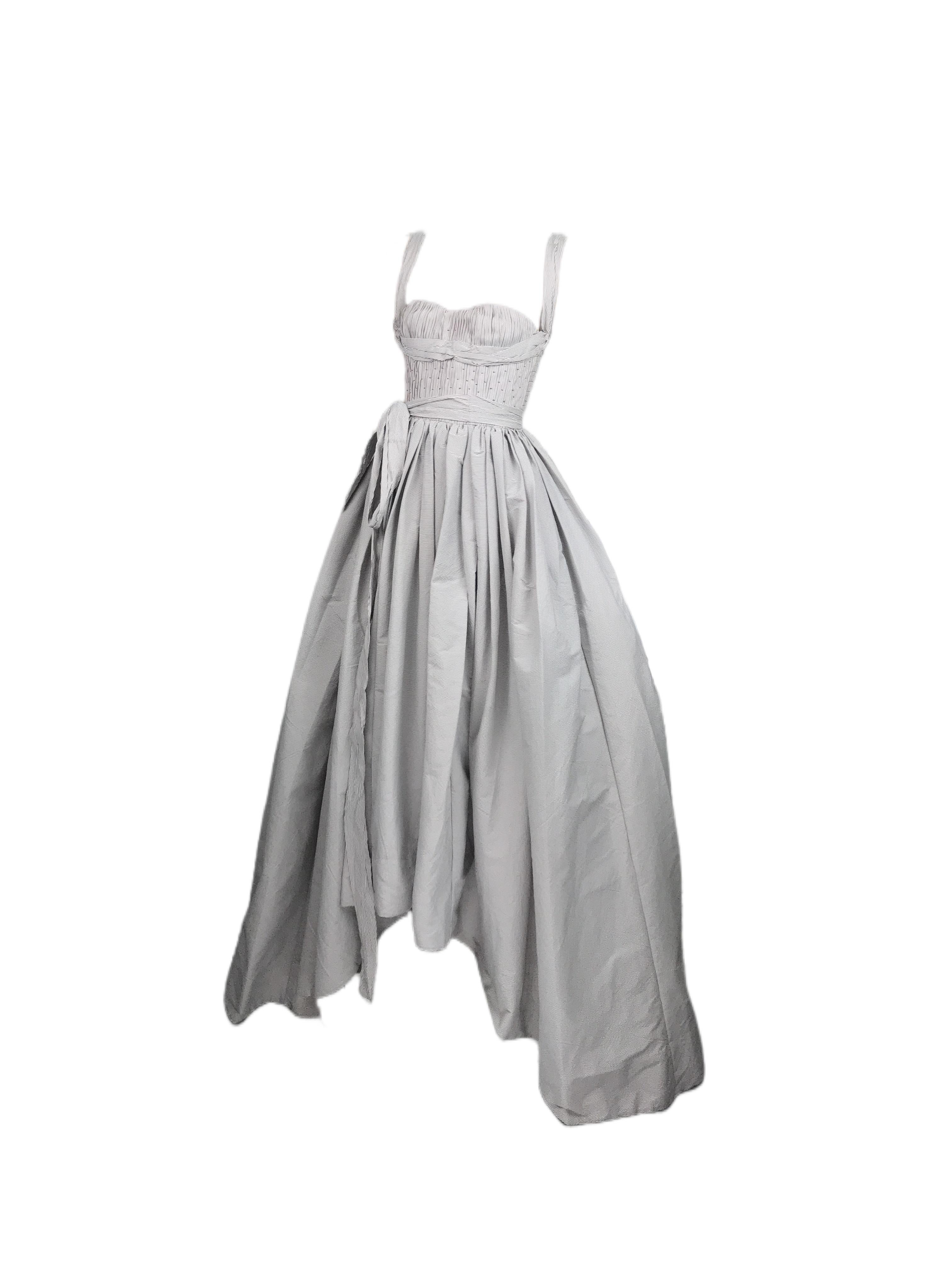 BOTTEGA VENETA S/s 2007 Elegantes gestreiftes Maxi-Abendkleid in ausgestellter Form (Grau) im Angebot