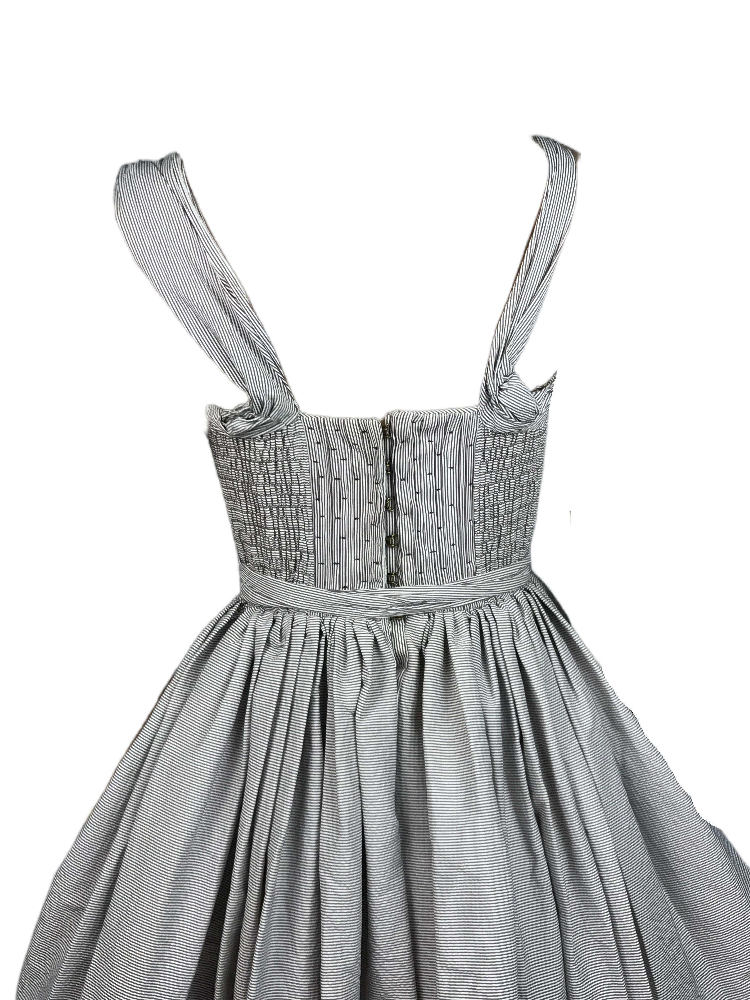 BOTTEGA VENETA S/s 2007 Elegantes gestreiftes Maxi-Abendkleid in ausgestellter Form im Angebot 3