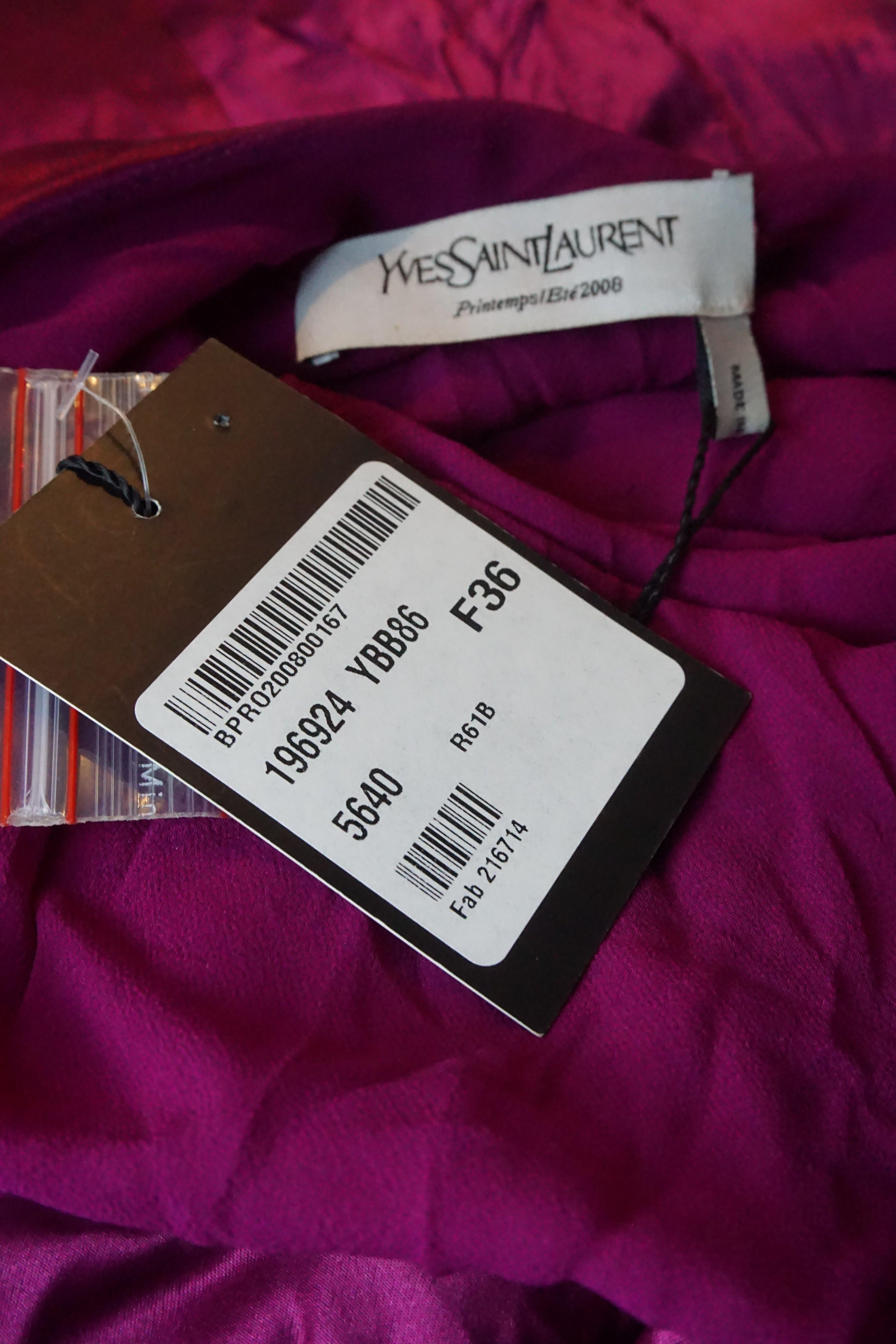 Robe en satin fuchsia à une épaule Yves Saint Laurent By Tom Ford S/s 2008 en vente 10