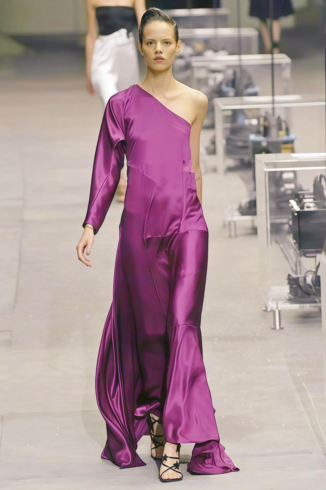 Violet Robe en satin fuchsia à une épaule Yves Saint Laurent By Tom Ford S/s 2008 en vente