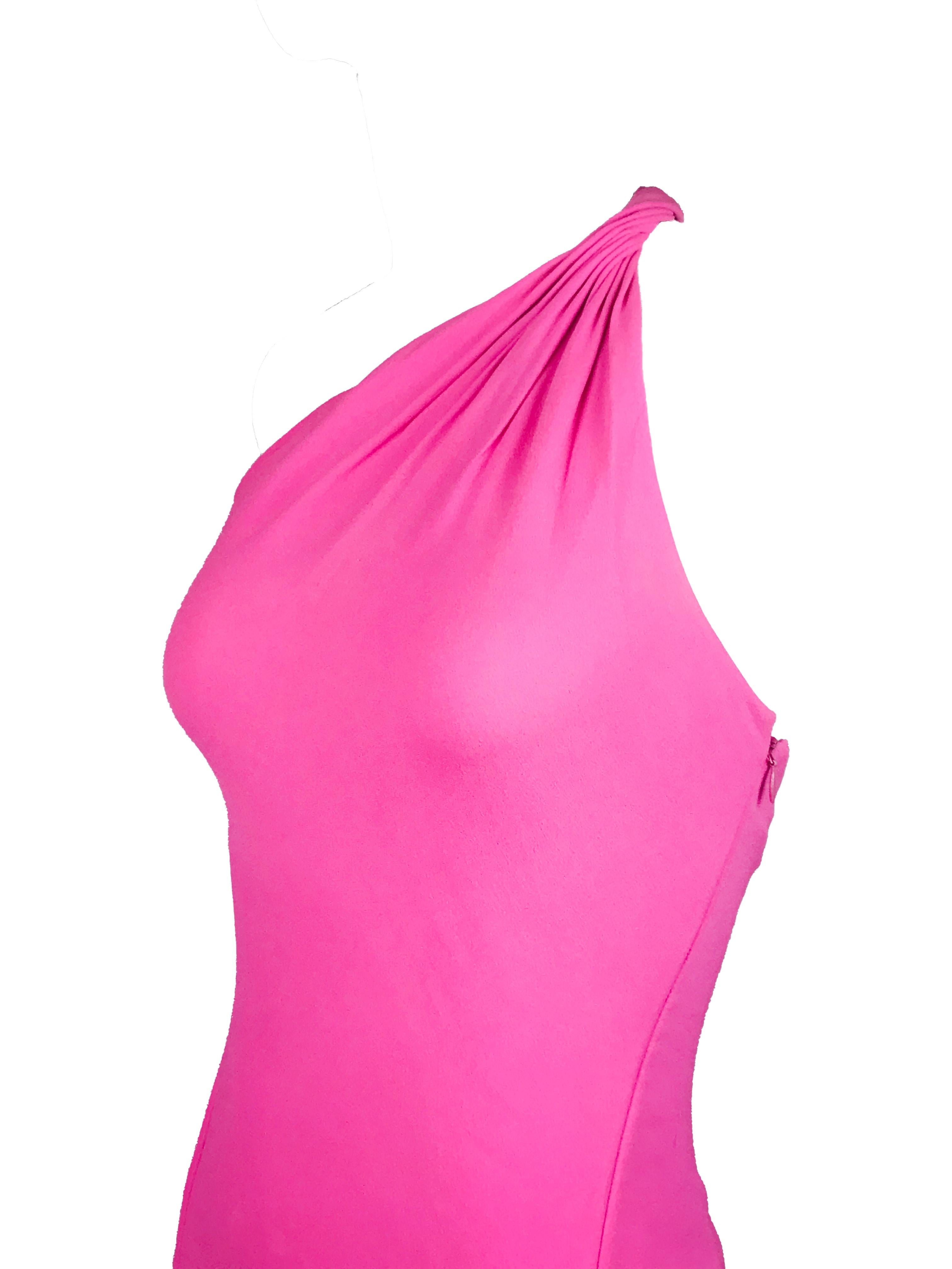 Gianni Versace Couture F/H 2002 Robe rose à une épaule avec détails noués en vente 4