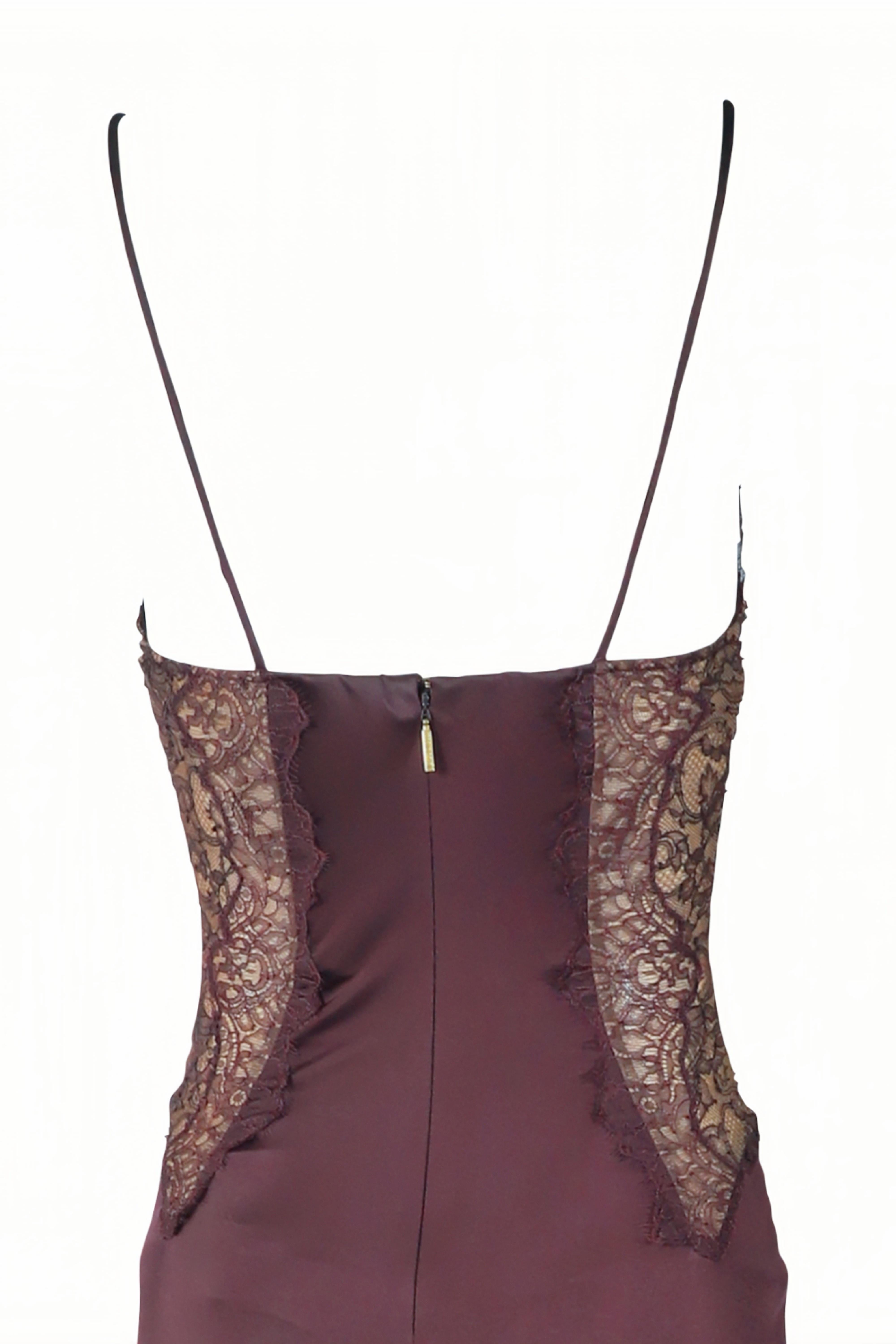 ROBERTO Cavalli F/W 2006 Plum Lace Side Panel Ruched Gown NWT en vente 2