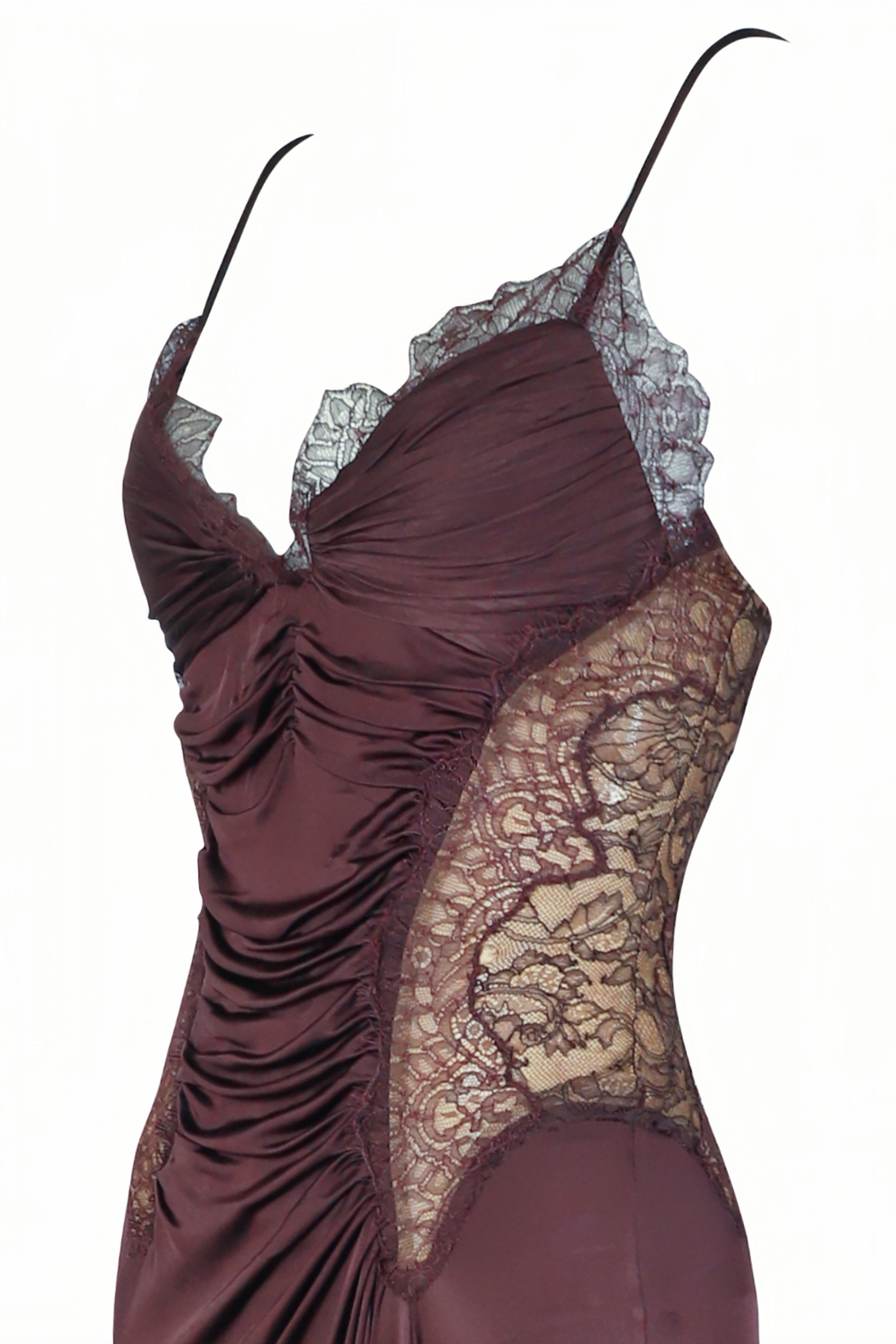 ROBERTO Cavalli F/W 2006 Plum Lace Side Panel Ruched Gown NWT Pour femmes en vente