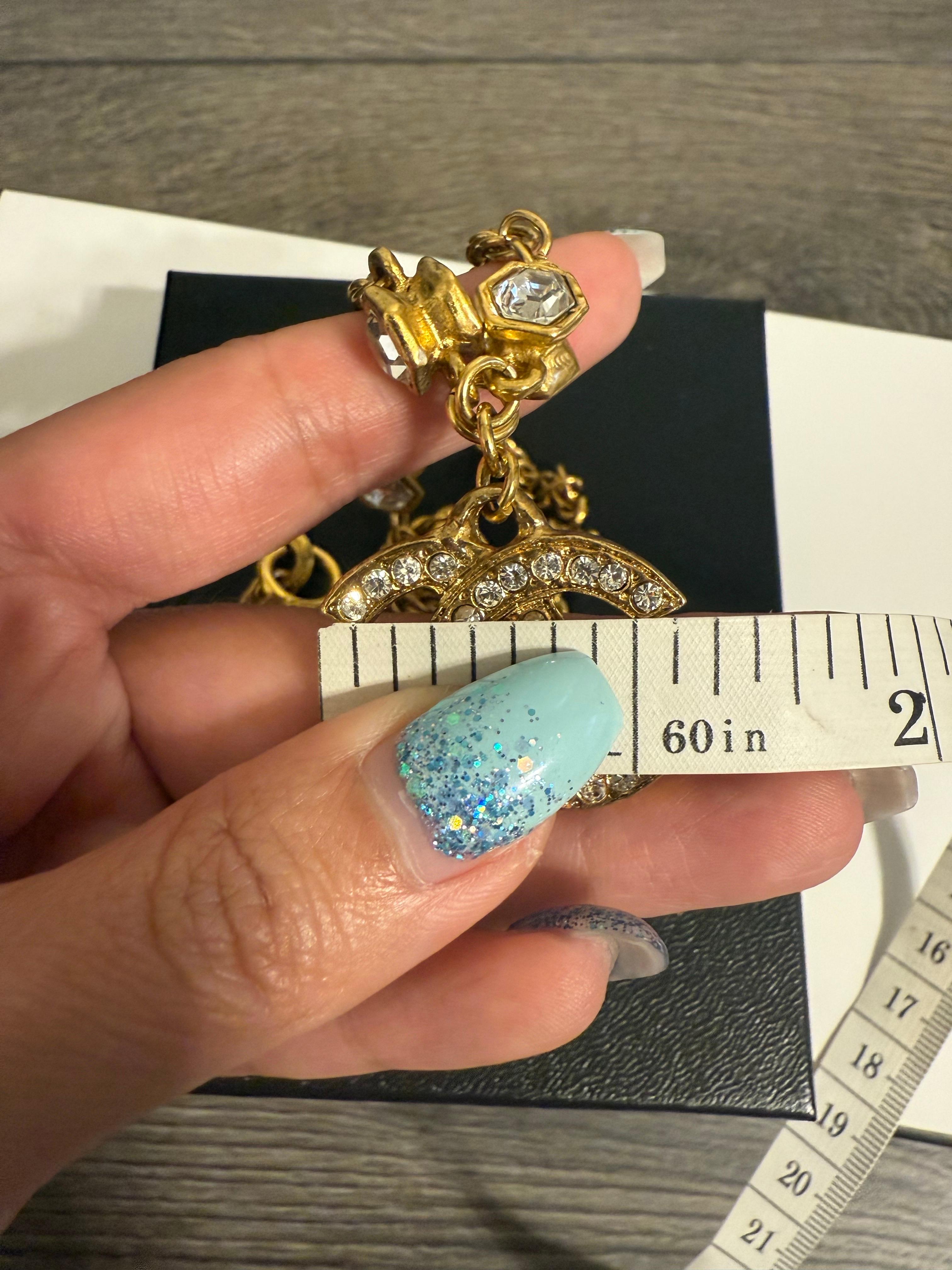 Collana Chanel Vintage con cristalli e catena d'oro in vendita 3