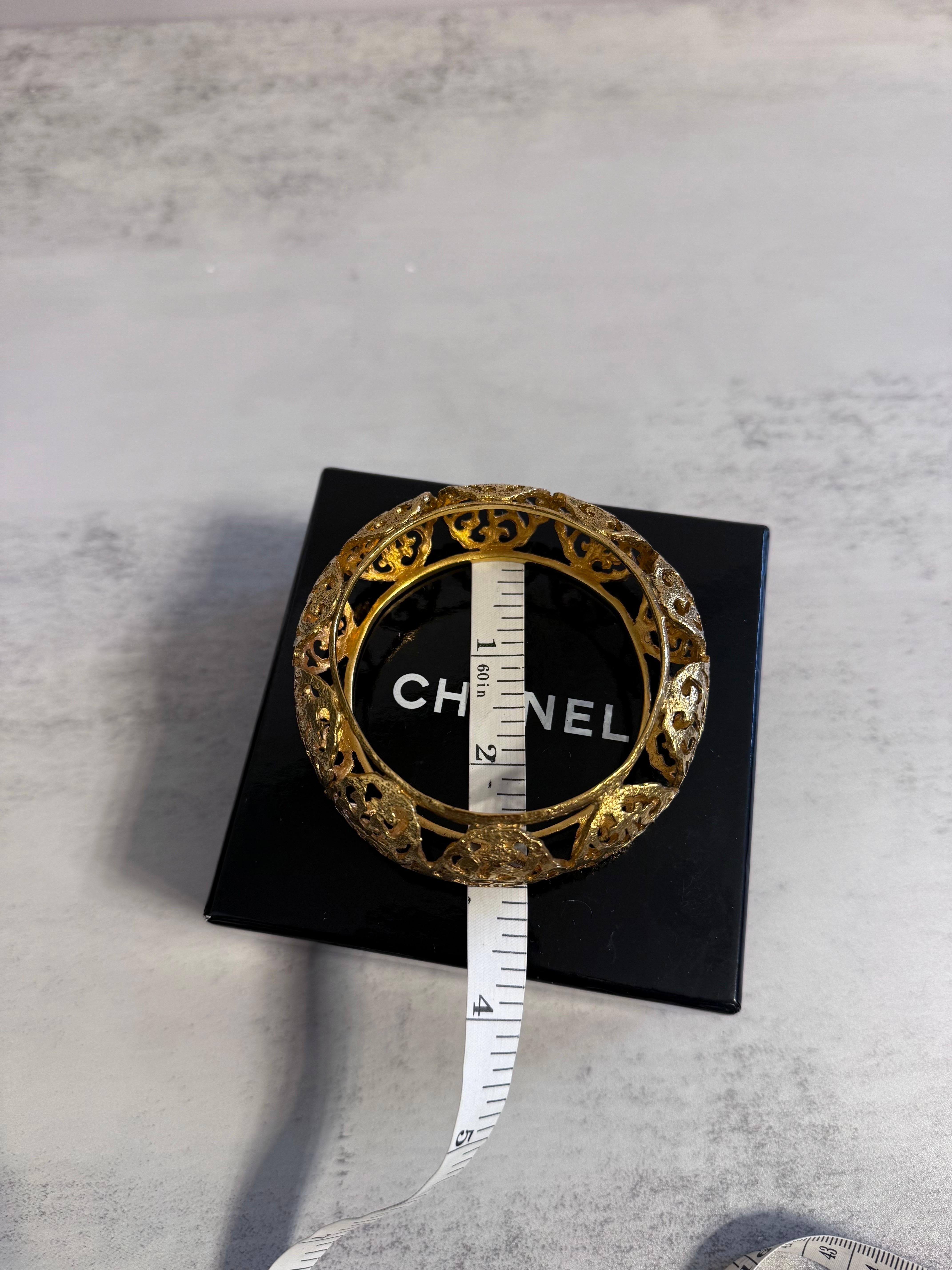 Bracciale Chanel Eleg Elegance in oro CC Filigrana Bangle in vendita 1