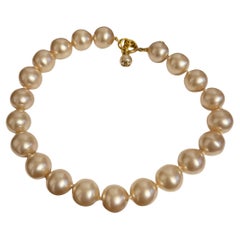 Chanel bellissima collana vintage con collare di perle finte