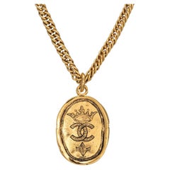 Chanel Gold Crown CC Logo Lange Kette Halskette, CIRCA 1980s