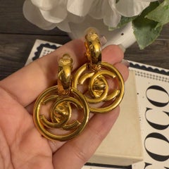 Chanel Vintage Gold CC Turnlock‎ Dangle Statement Clip On Earrings