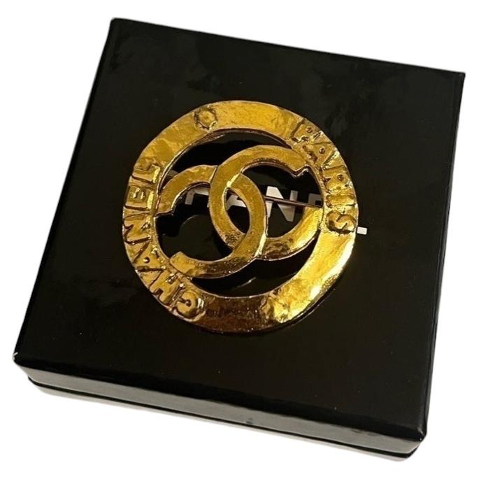 Pre-owned Chanel ? Vintage Gold Cc Logo Paris Brooch In Multiple