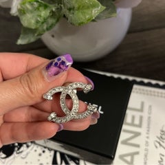 CHANEL Classic‎ Silver Crystal CC Brooch