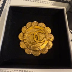 CHANEL Vintage Gold CC Paris Flower Brooch