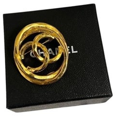 Chanel Gold Oval CC Vintage Pin Brooch