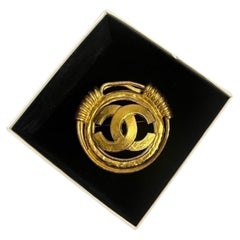 Chanel Gold Oval CC Vintage Pin Brooch