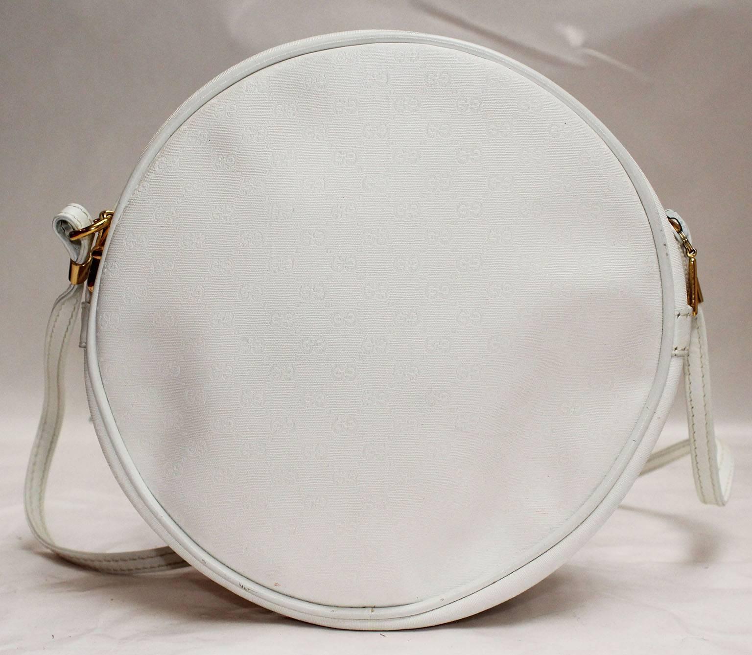1980s Gucci White Leather Logo Embossed Crossbody Bag In Excellent Condition In London, GB