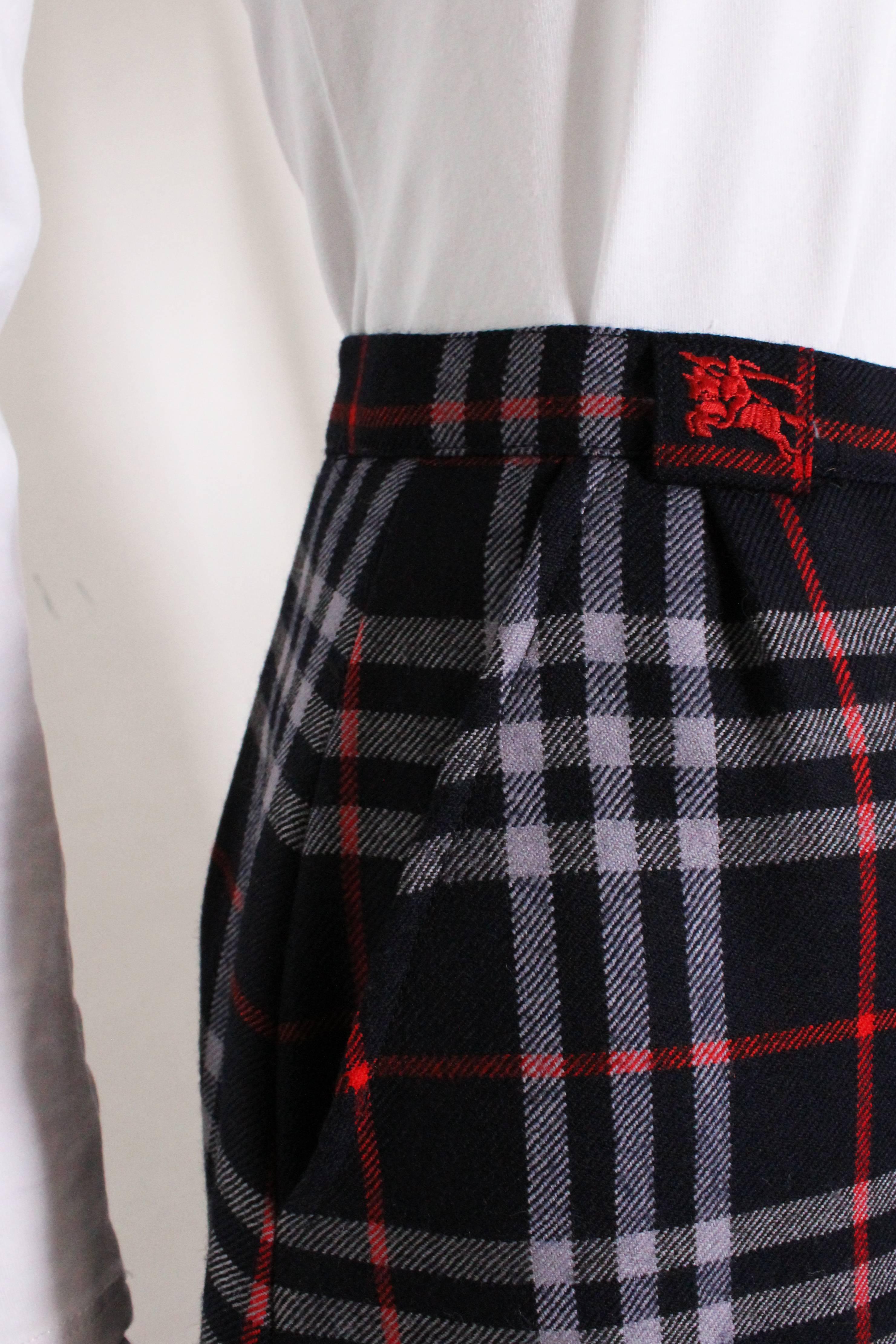Burberry wool check skirt, 1980s   In New Condition In London, GB