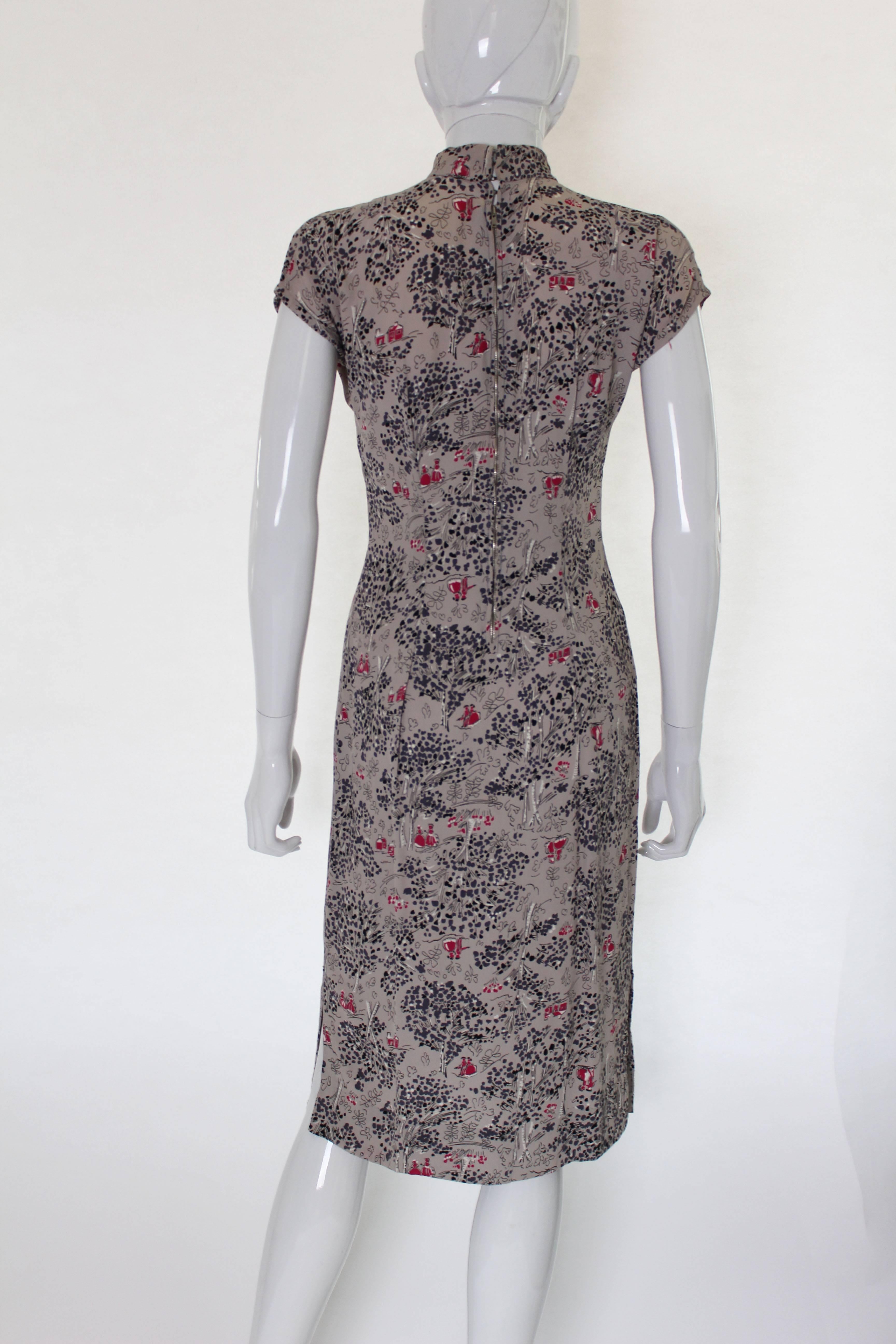 1940s Chinese Style Print Grey Silk Vintage Dress In Good Condition In London, GB