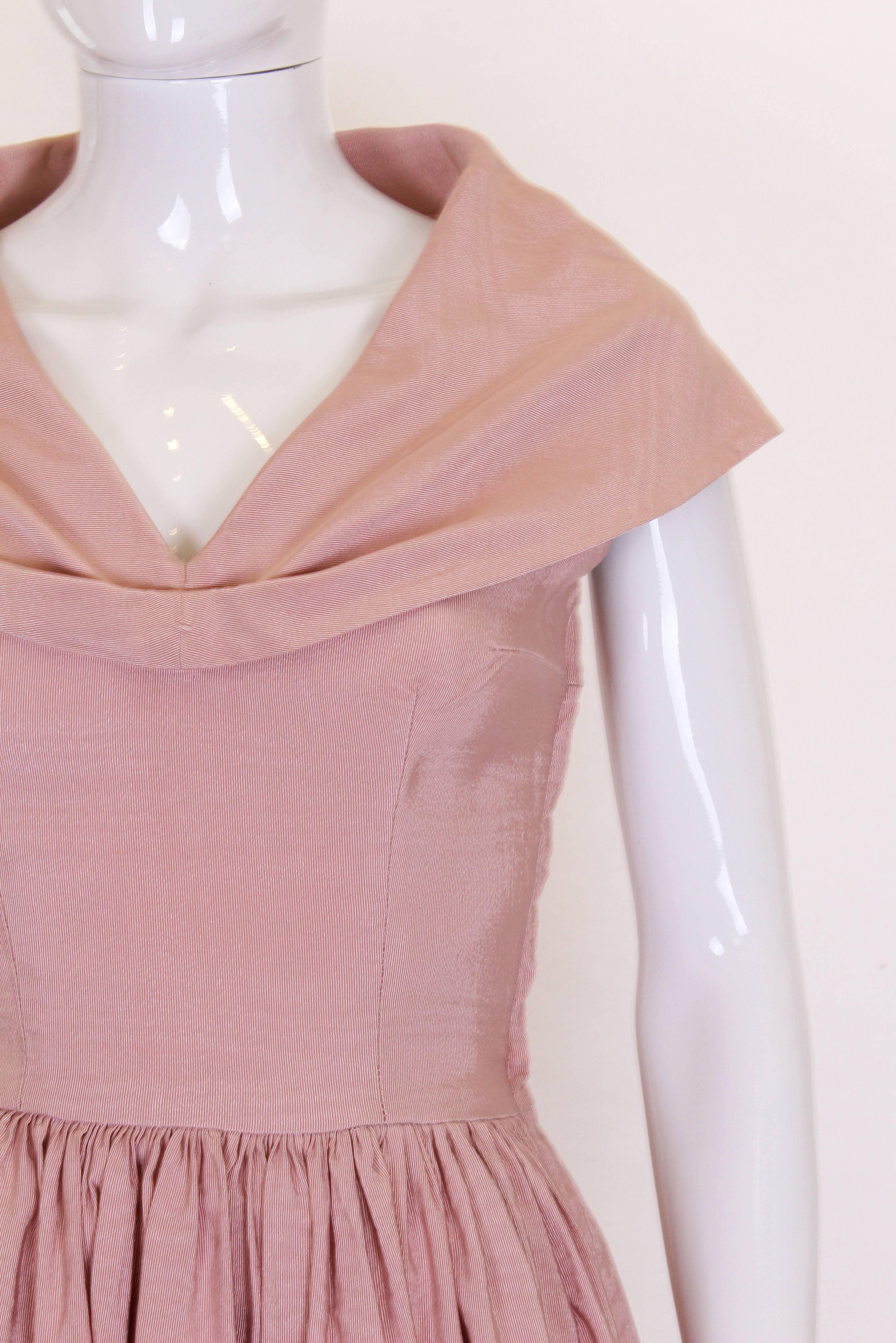 1950s Dusty Pink Prom Style Vintage Dress In Good Condition In London, GB