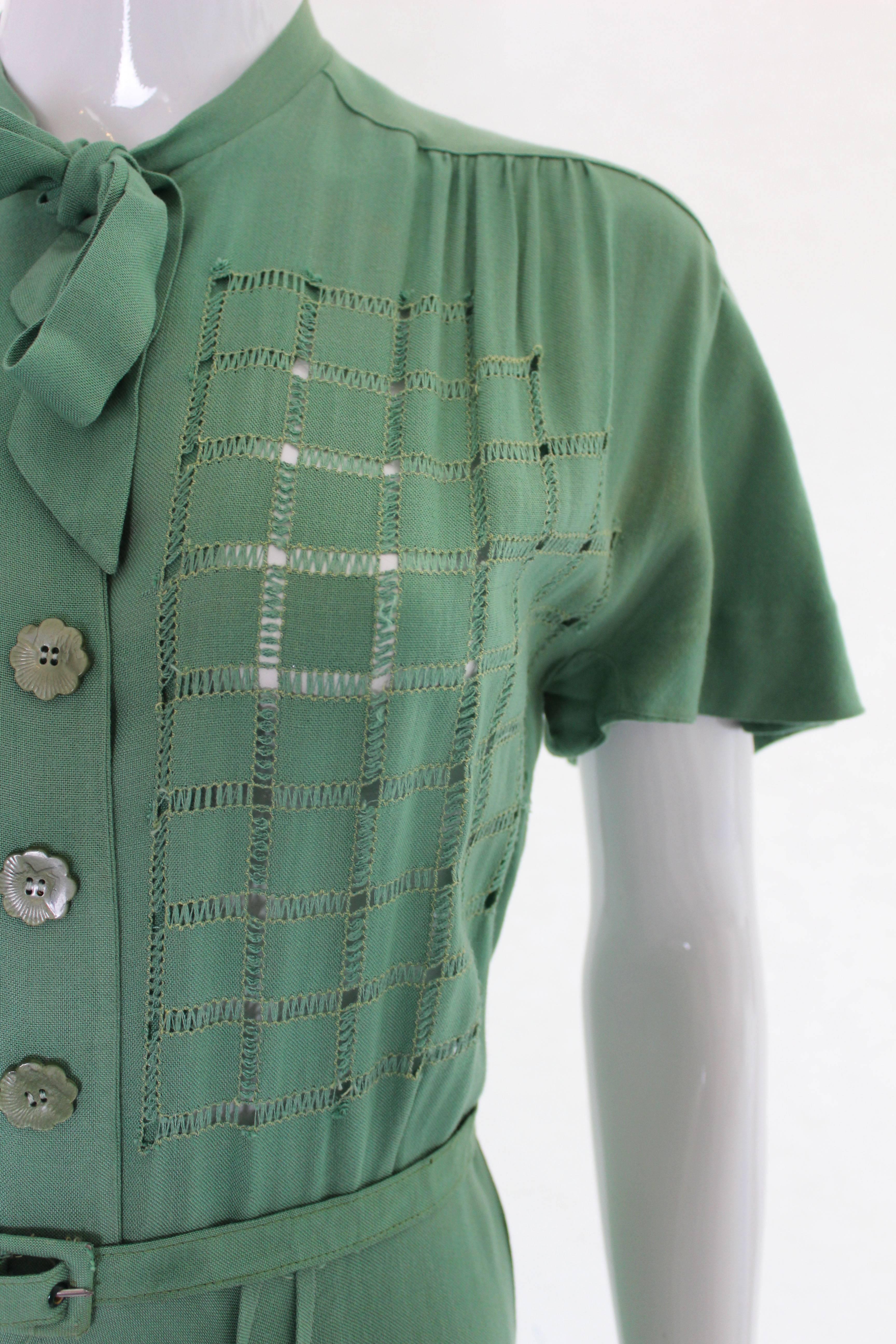 Women's 1940s Green Cotton Neck Tie Day Dress